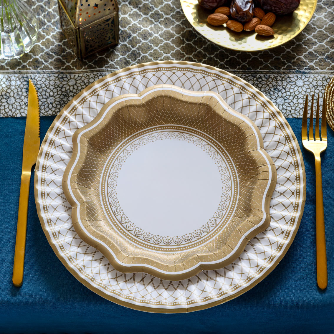 Party Porcelain Gold Medium Paper Plates - 24 Pack